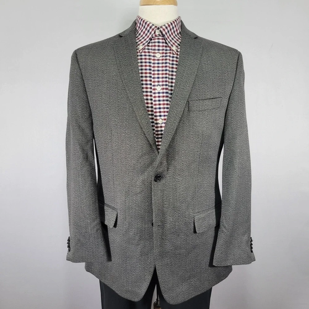 Michael Kors Men's Sport Coat Blazer Two Button Gray herringbone Poly Blend 42R